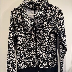 Lululemon scuba size 8